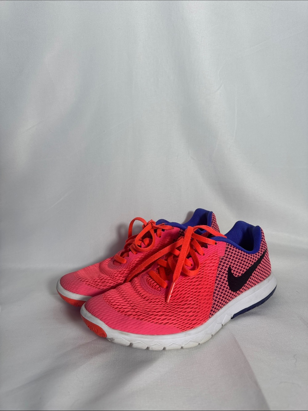 Nike Women’s Flex Experience Run 6 Mesh Tennis Shoes Pink and Purple Size 6.5